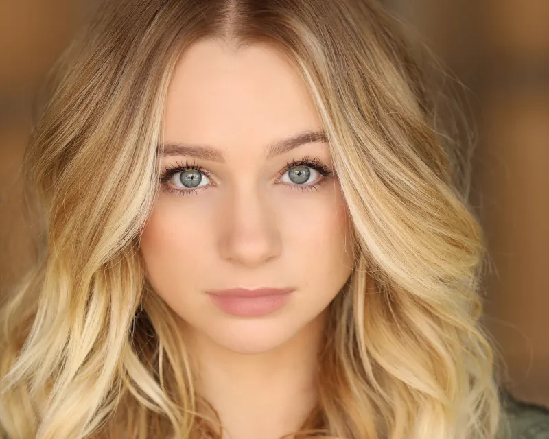 Mollee Gray Headshot Square