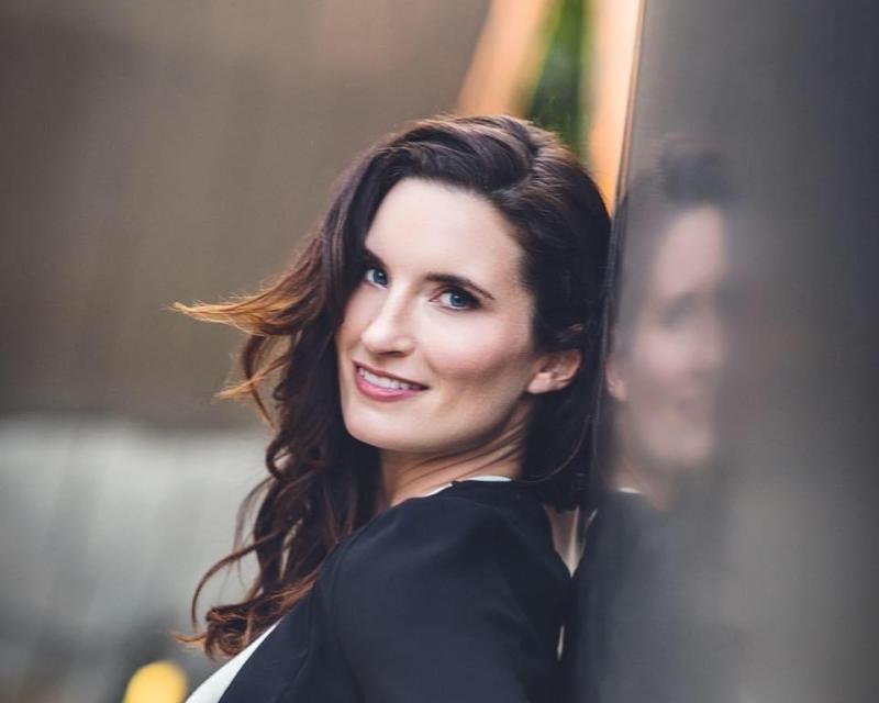 Cara Dixon