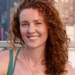 Renata Bonar Headshot